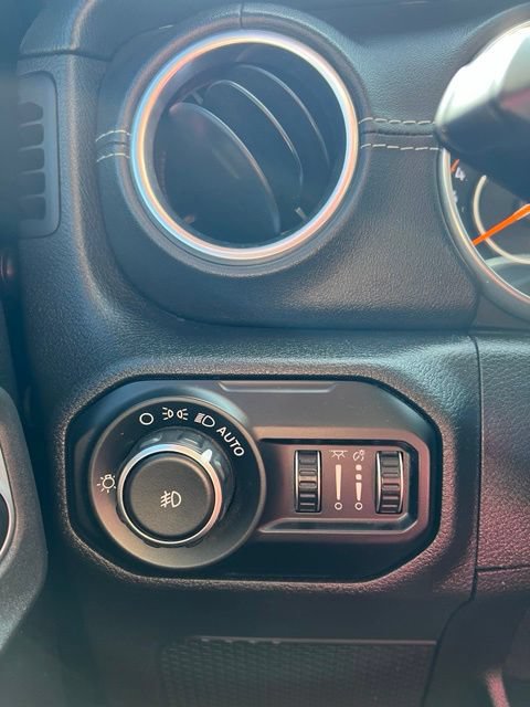 Certified 2018 Jeep Wrangler Unlimited Sahara AWD/4WD image 12