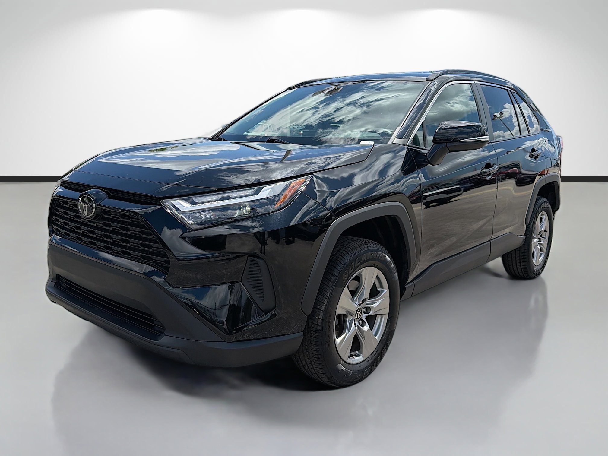 Used 2024 Toyota RAV4 XLE FWD image 7