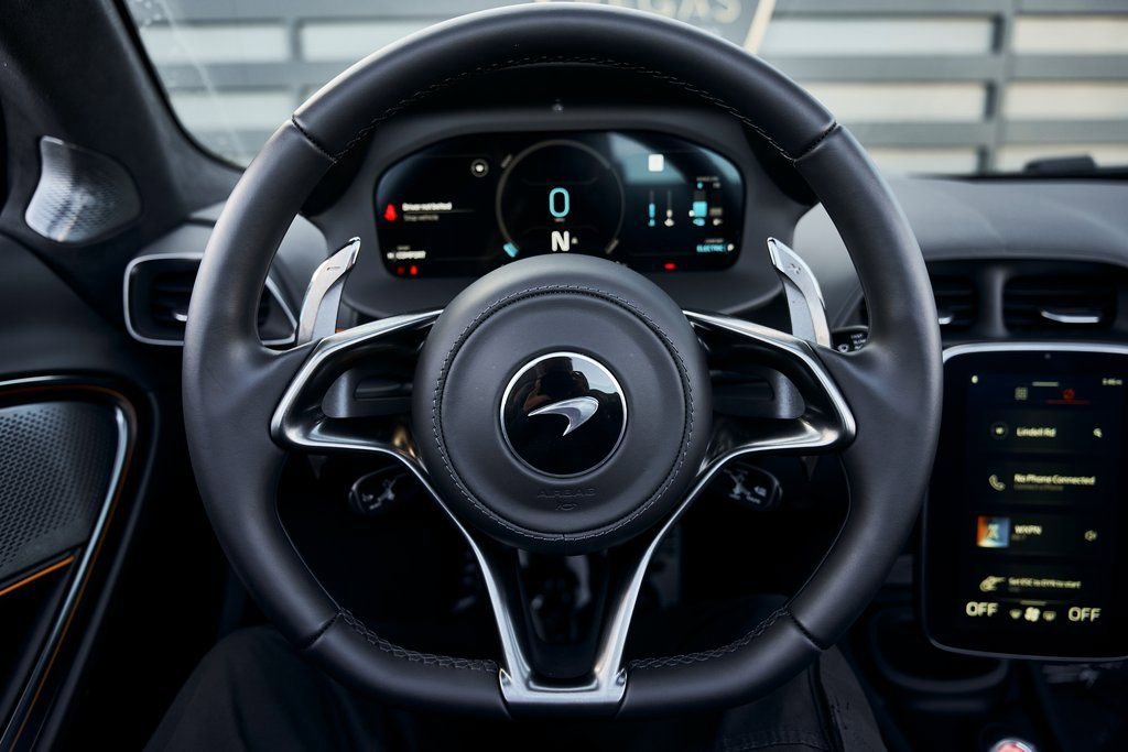 Used 2025 McLaren Artura Spider image 45