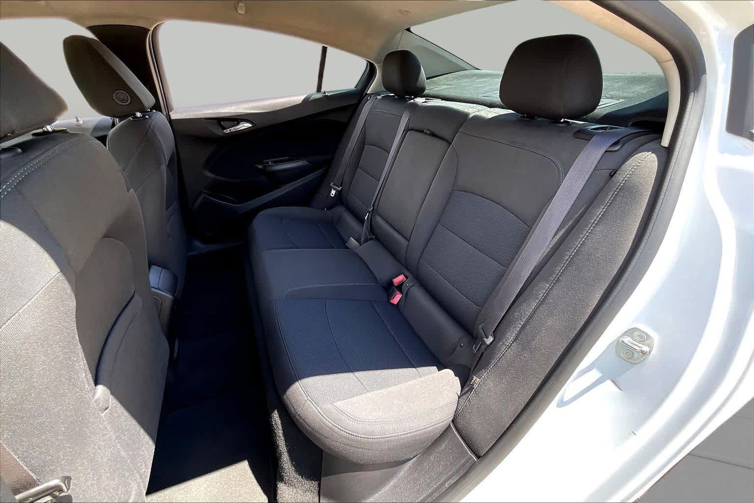 Used 2016 Chevrolet Cruze LT w/ Convenience Package FWD image 21