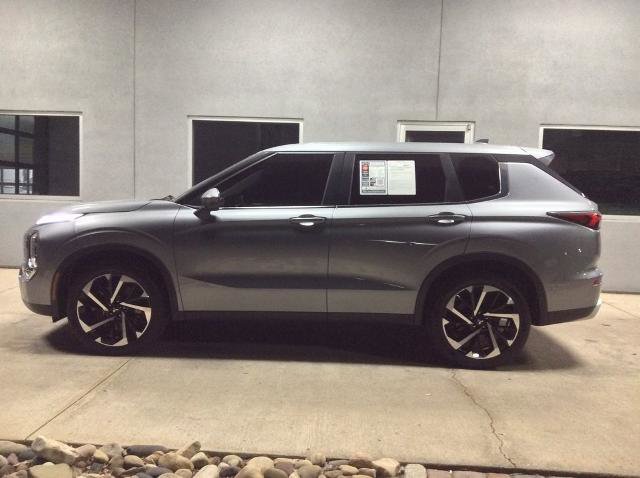 Used 2023 Mitsubishi Outlander SE image 30