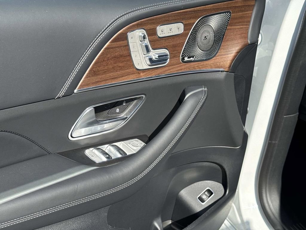 New 2026 Mercedes-Benz GLE 53 AMG 4MATIC Coupe image 17