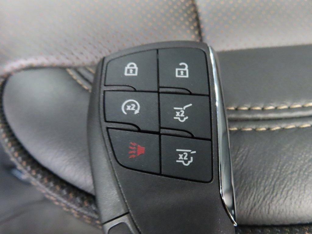 Used 2025 Chevrolet Suburban High Country AWD/4WD image 59