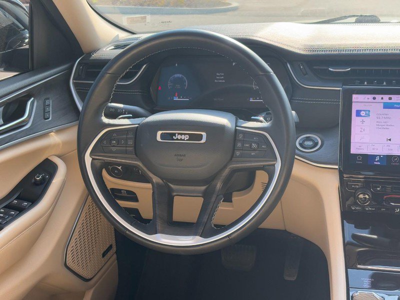Used 2022 Jeep Grand Cherokee L Limited AWD/4WD image 13