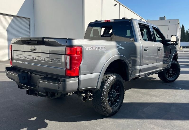 Used 2021 Ford F350 Lariat image 3