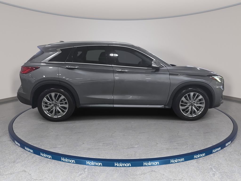 Used 2023 INFINITI QX50 Luxe FWD image 5