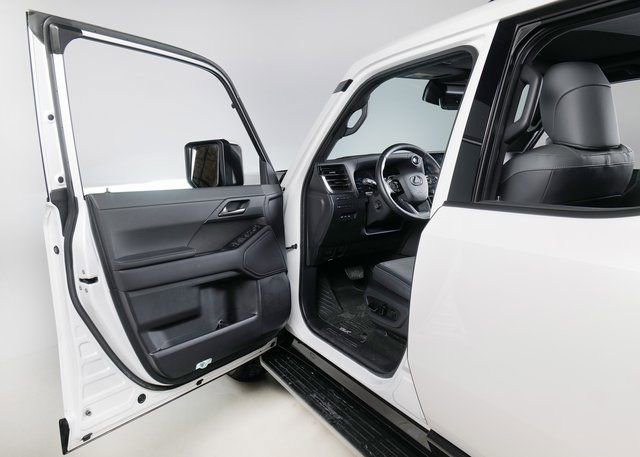 Used 2025 Lexus GX 550 550 Premium+ image 25