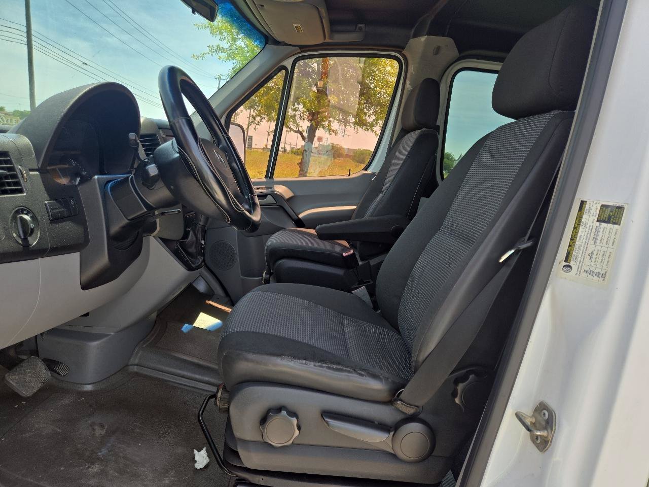 Used 2011 Mercedes-Benz Sprinter 2500 image 5