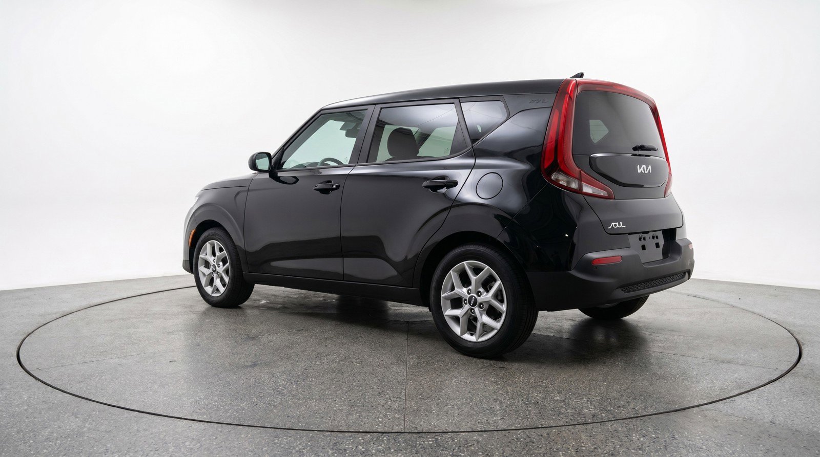 Used 2025 Kia Soul LX w/ LX Technology Package FWD image 6