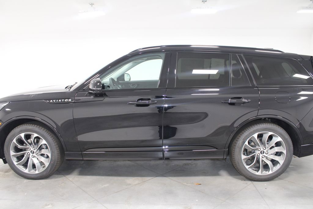 New 2025 Lincoln Aviator 2WD w/ Jet Appearance Package image 5