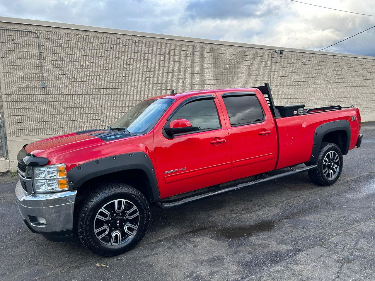 Used 2013 Chevrolet Silverado 2500 LTZ w/ LTZ Plus Package AWD/4WD image 8