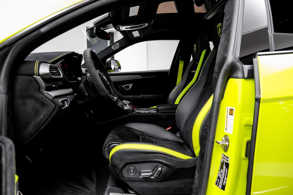 Used 2023 Lamborghini Urus Performante AWD/4WD image 8