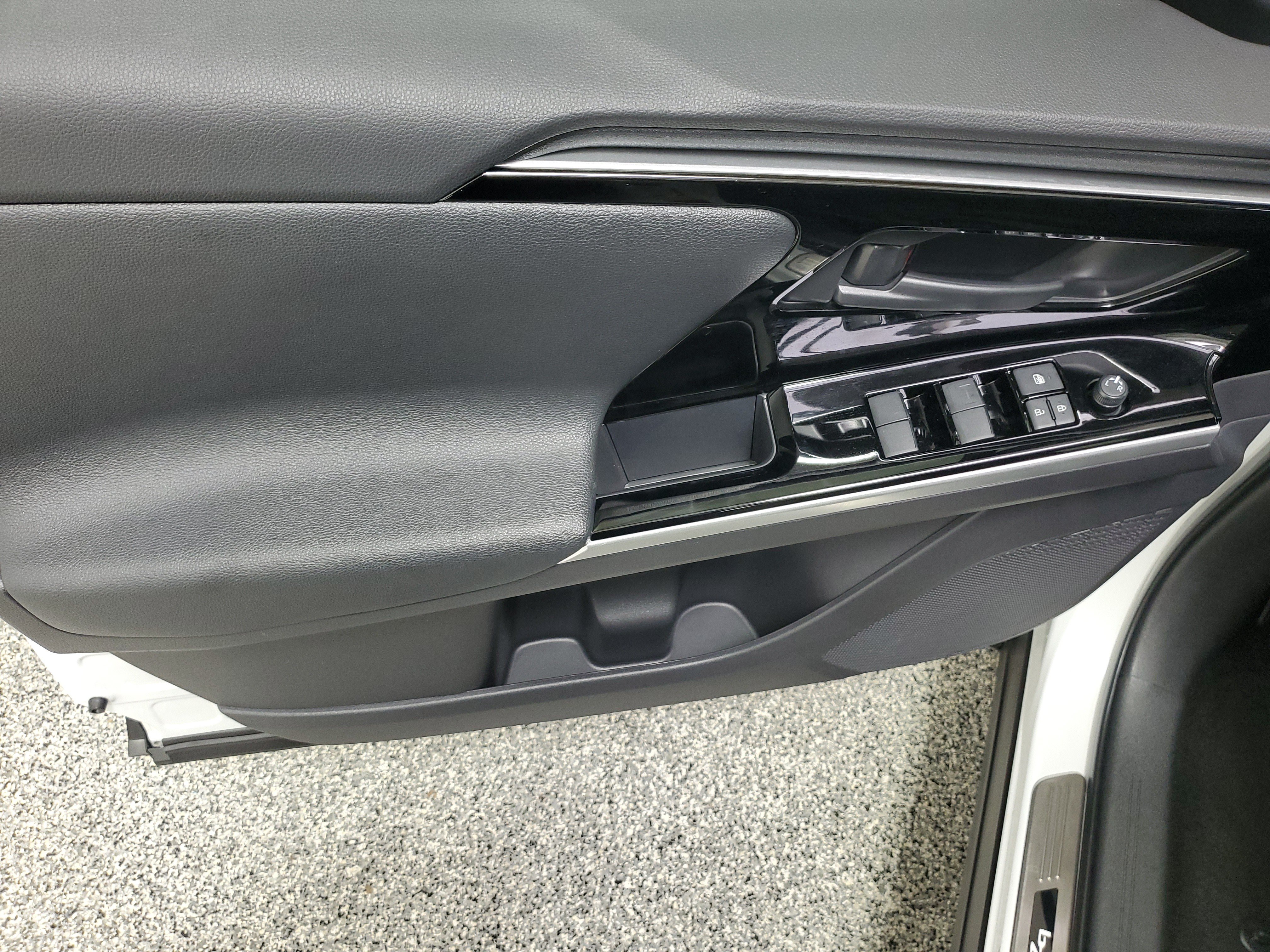 Certified 2025 Toyota bZ4X AWD image 18