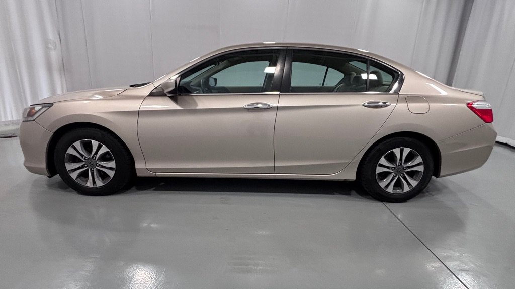 Used 2015 Honda Accord LX image 7