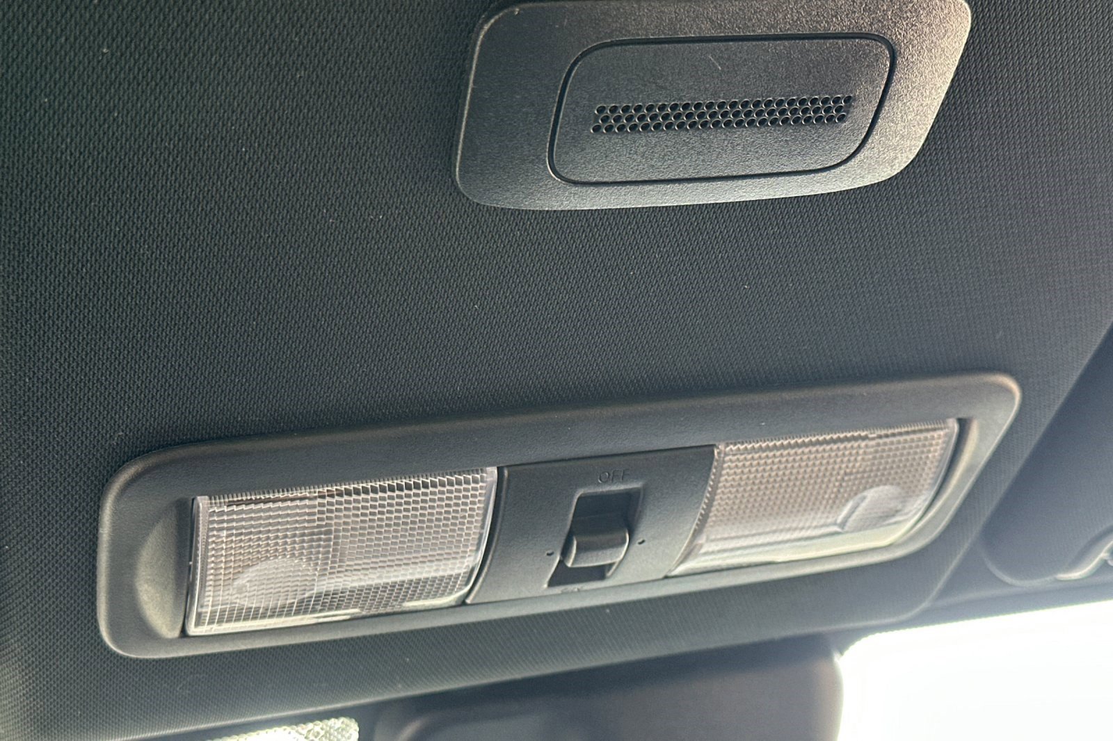 Used 2023 Nissan Frontier SV w/ Midnight Edition Package image 22