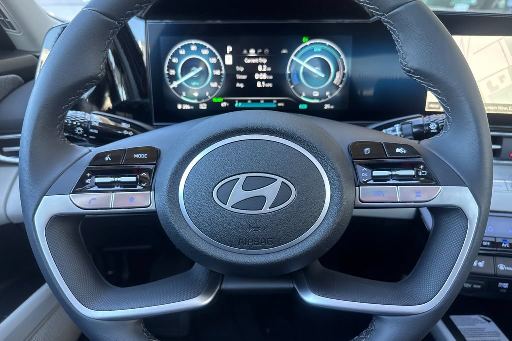 New 2026 Hyundai Elantra Limited FWD image 24