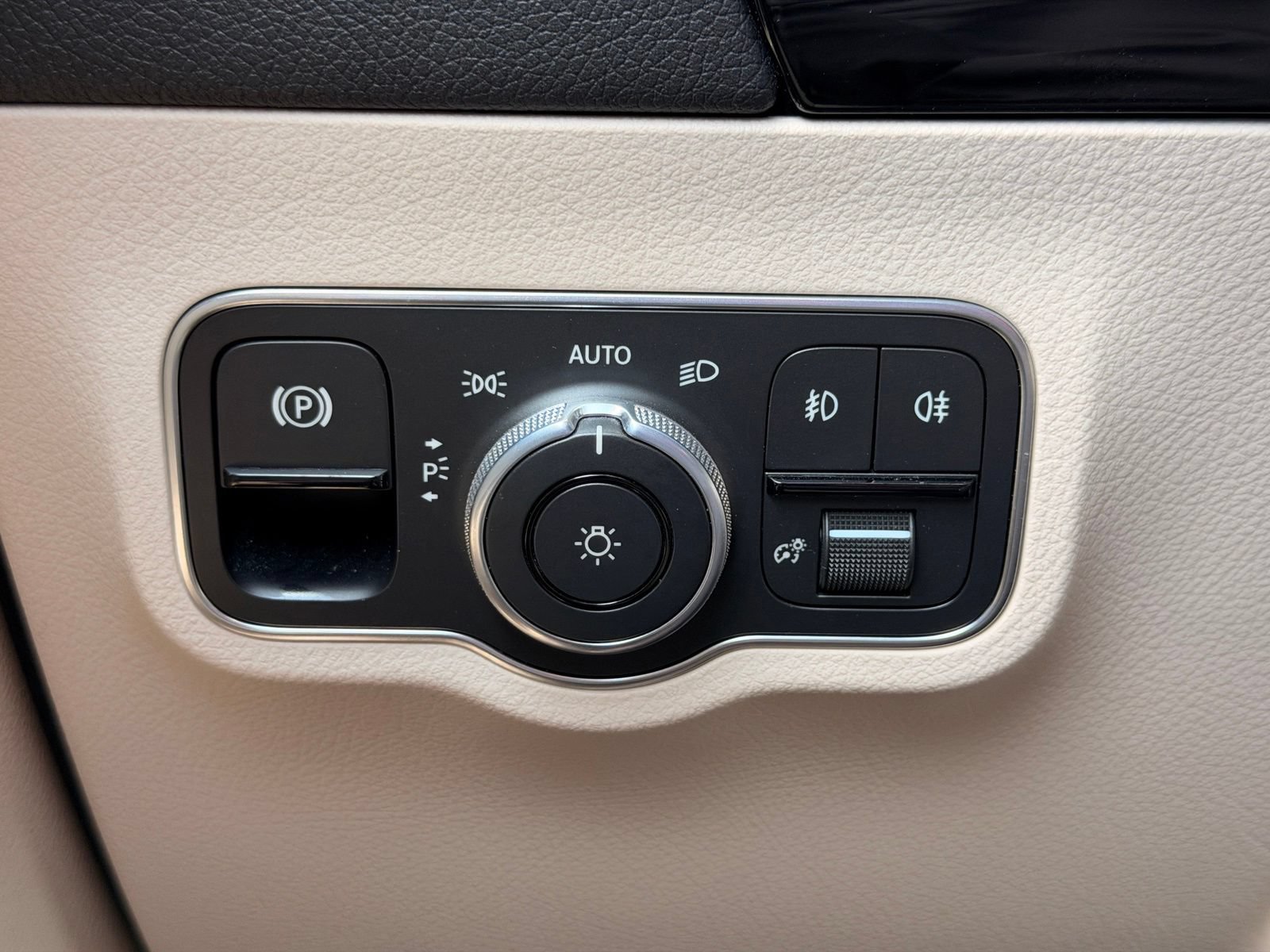 Certified 2021 Mercedes-Benz GLA 250 image 23