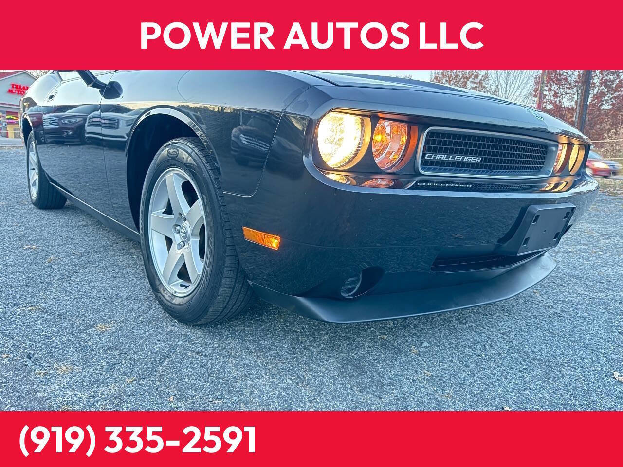 Used 2010 Dodge Challenger SE image 1