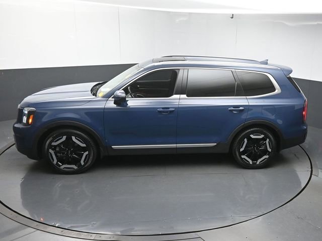 Used 2023 Kia Telluride EX image 47