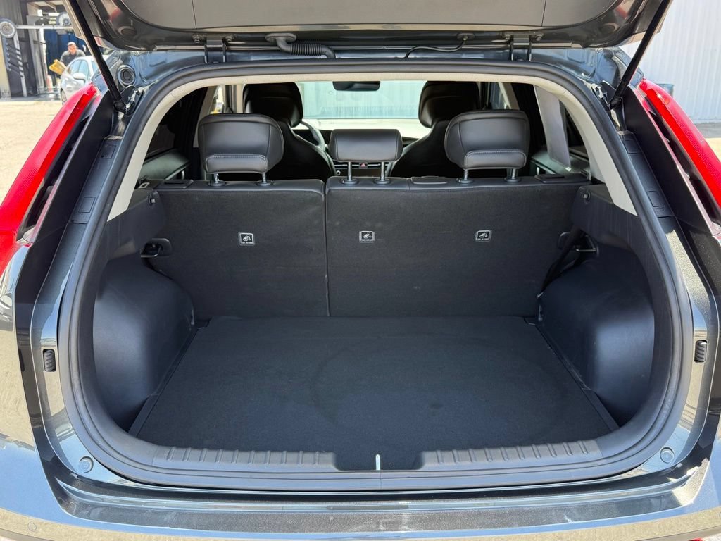 Used 2025 Kia Niro EX FWD image 17