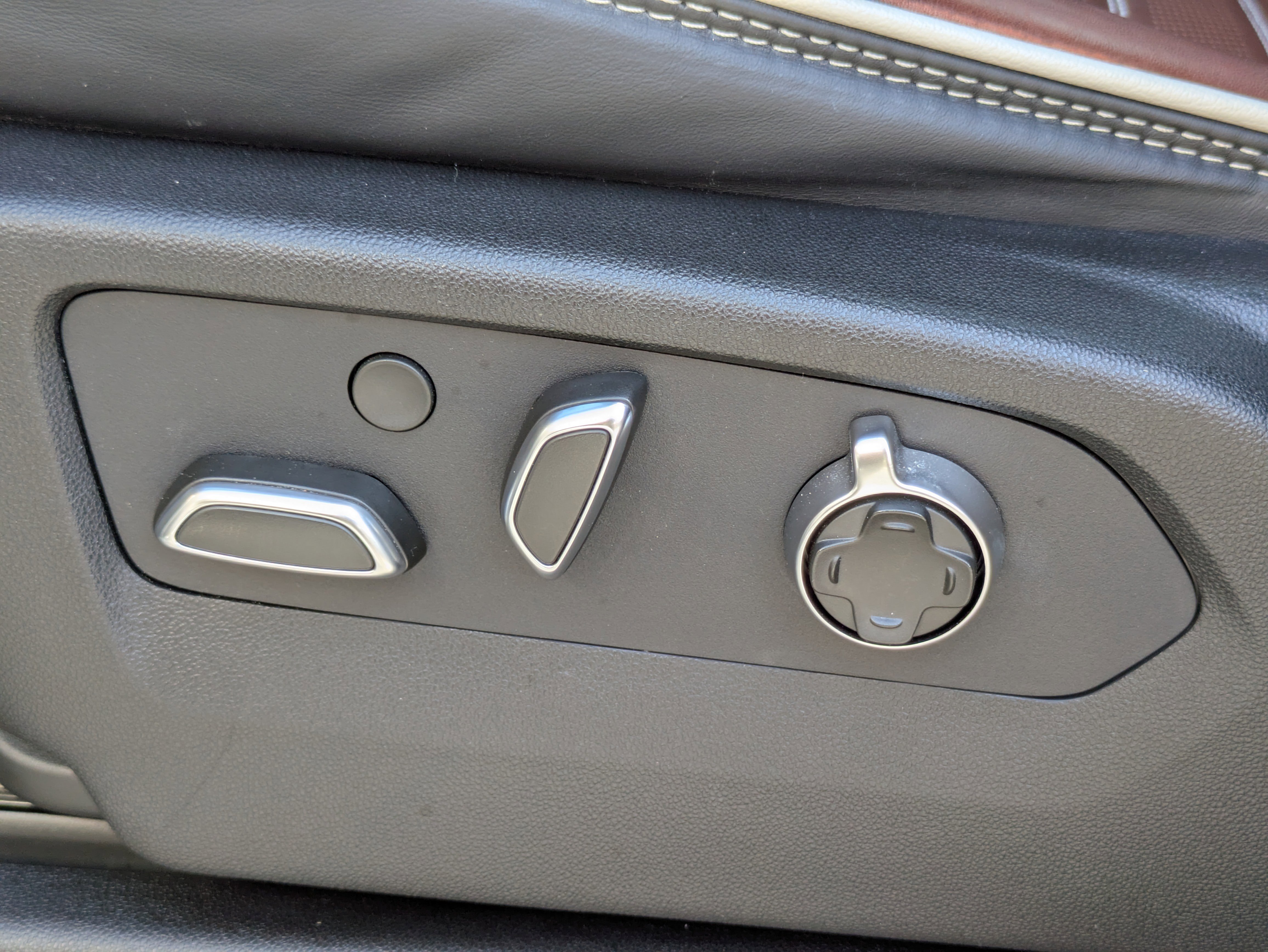 Certified 2024 GMC Yukon Denali Ultimate image 22