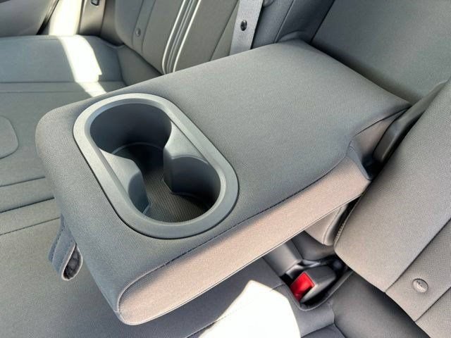 Used 2022 Hyundai Elantra SEL w/ Convenience + Premium Package FWD image 40