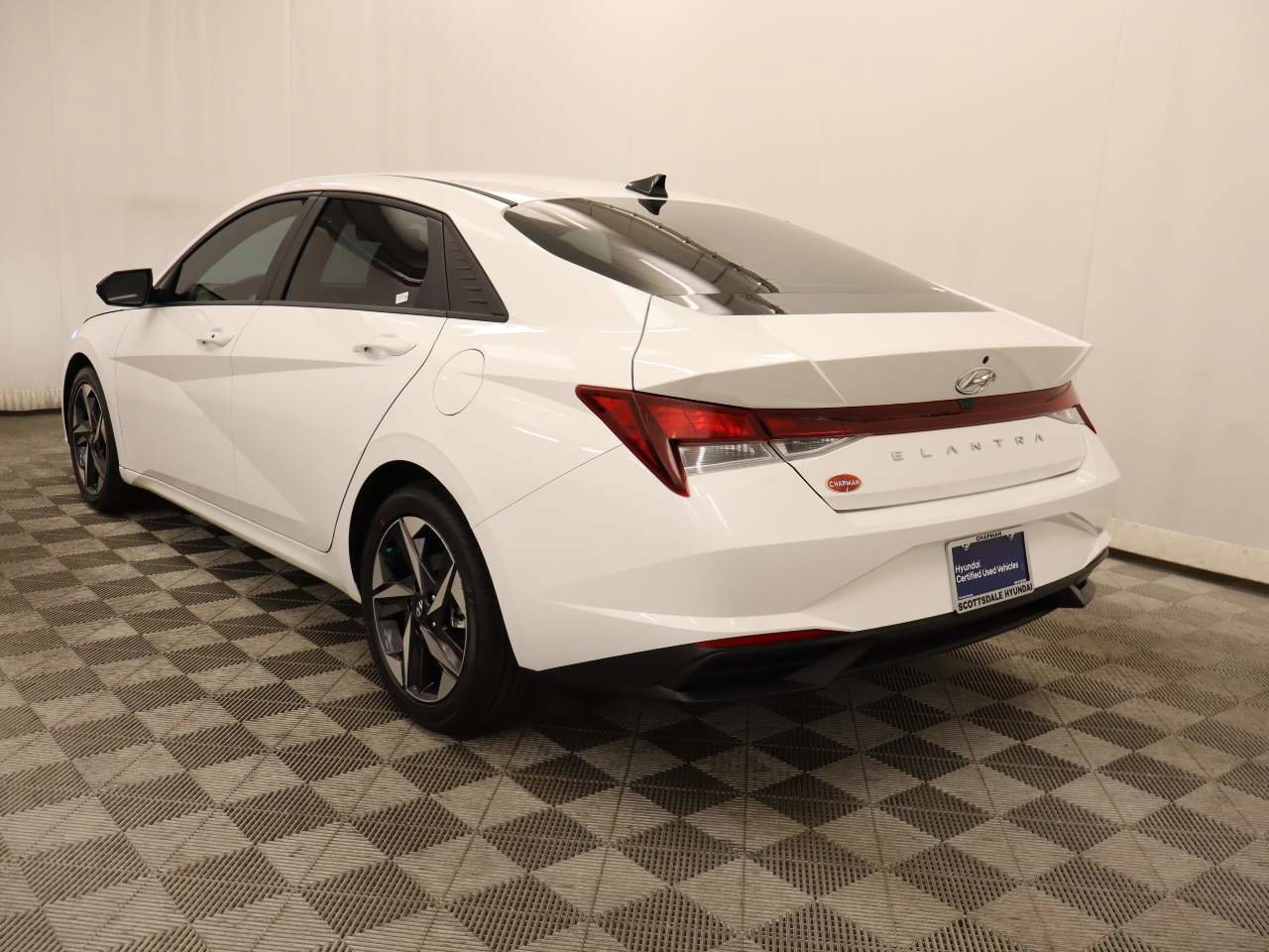 Used 2023 Hyundai Elantra SEL w/ Convenience Package image 4