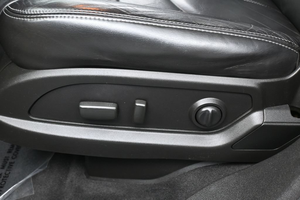 Used 2013 Chevrolet Traverse LT FWD image 12