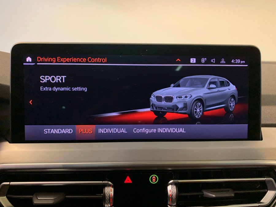Used 2024 BMW X4 xDrive30i w/ M Sport Package AWD/4WD image 30