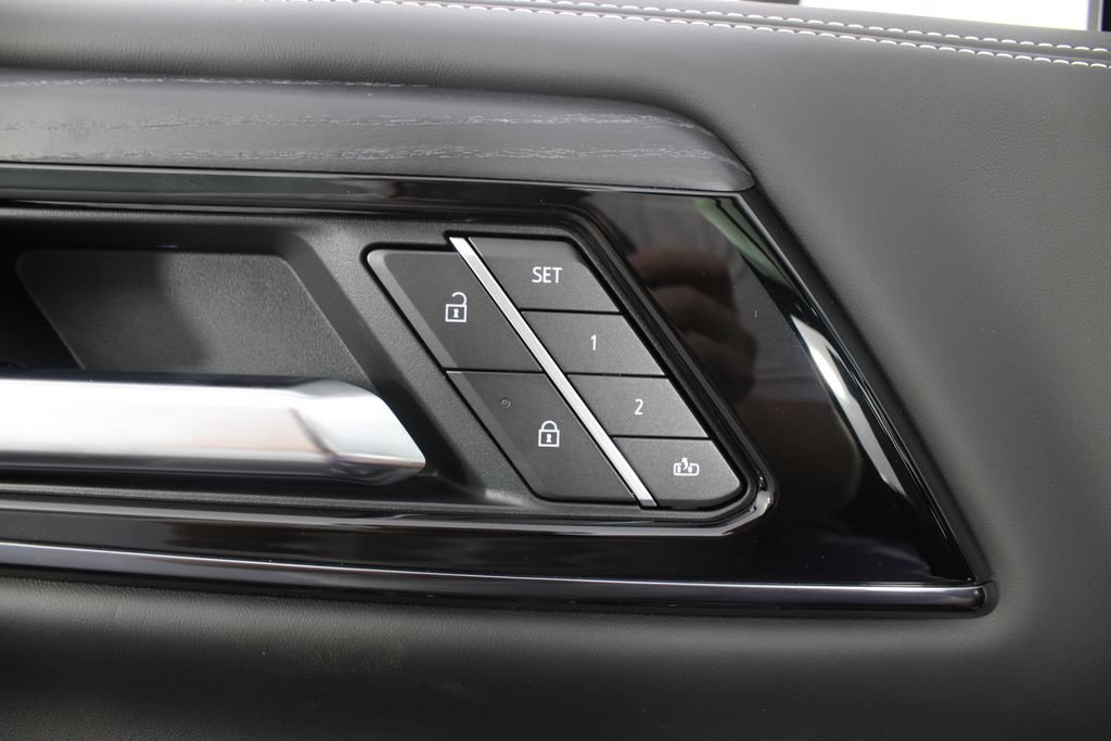 New 2026 GMC Yukon XL AT4 Ultimate AWD/4WD image 19