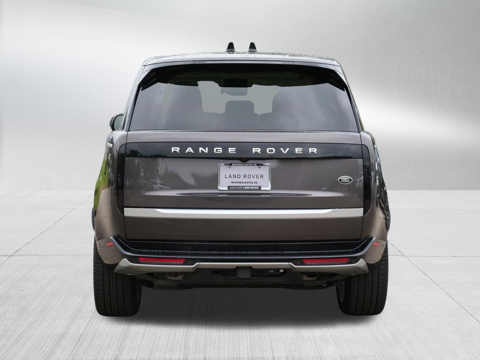 Used 2023 Land Rover Range Rover Long Wheelbase Autobiography AWD/4WD image 4
