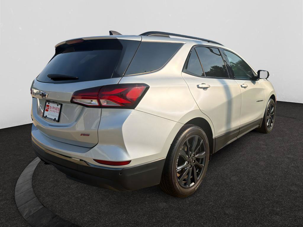 Used 2022 Chevrolet Equinox RS w/ RS Leather Package FWD image 4