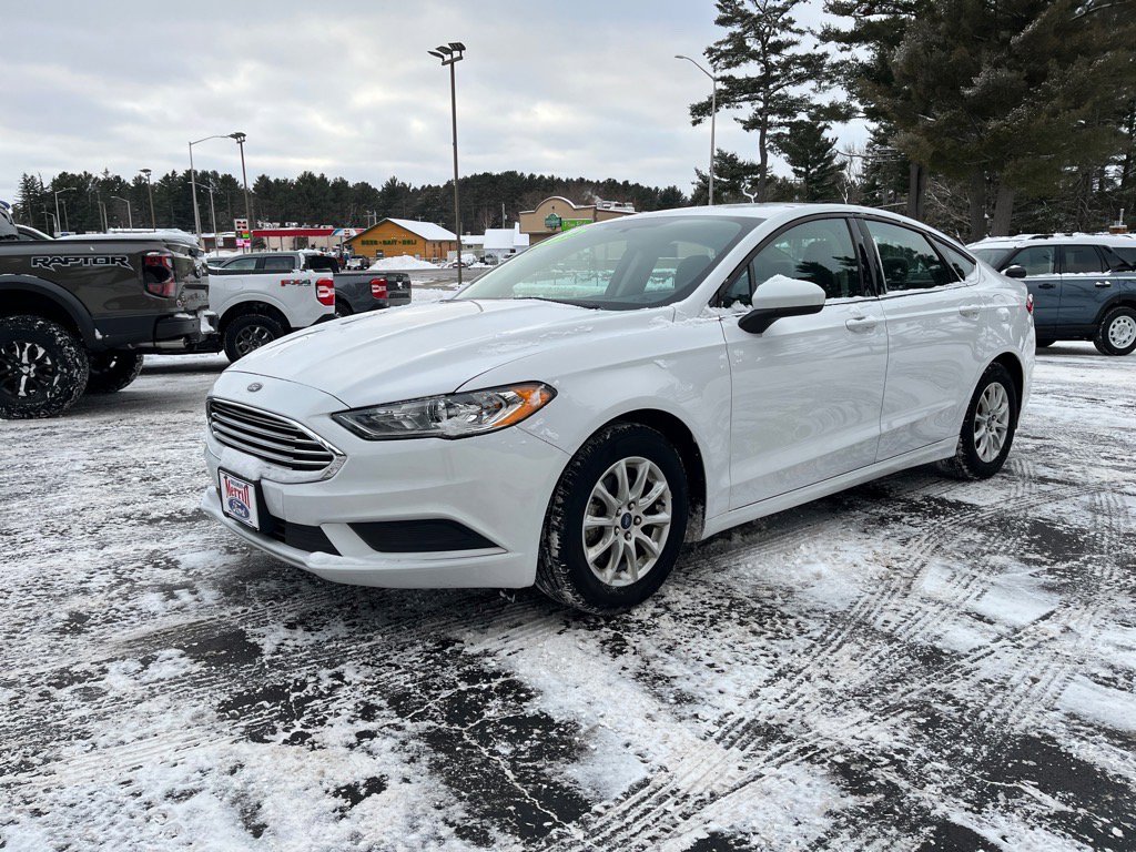 Used 2018 Ford Fusion S image 3
