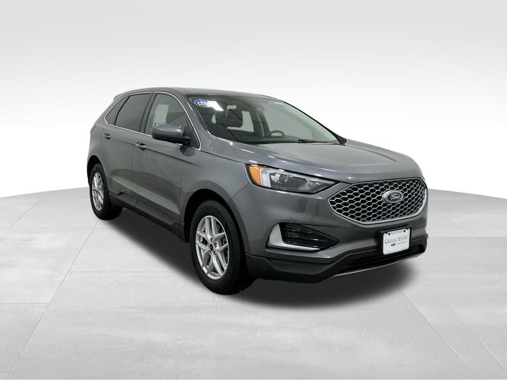 Used 2023 Ford Edge SEL image 5