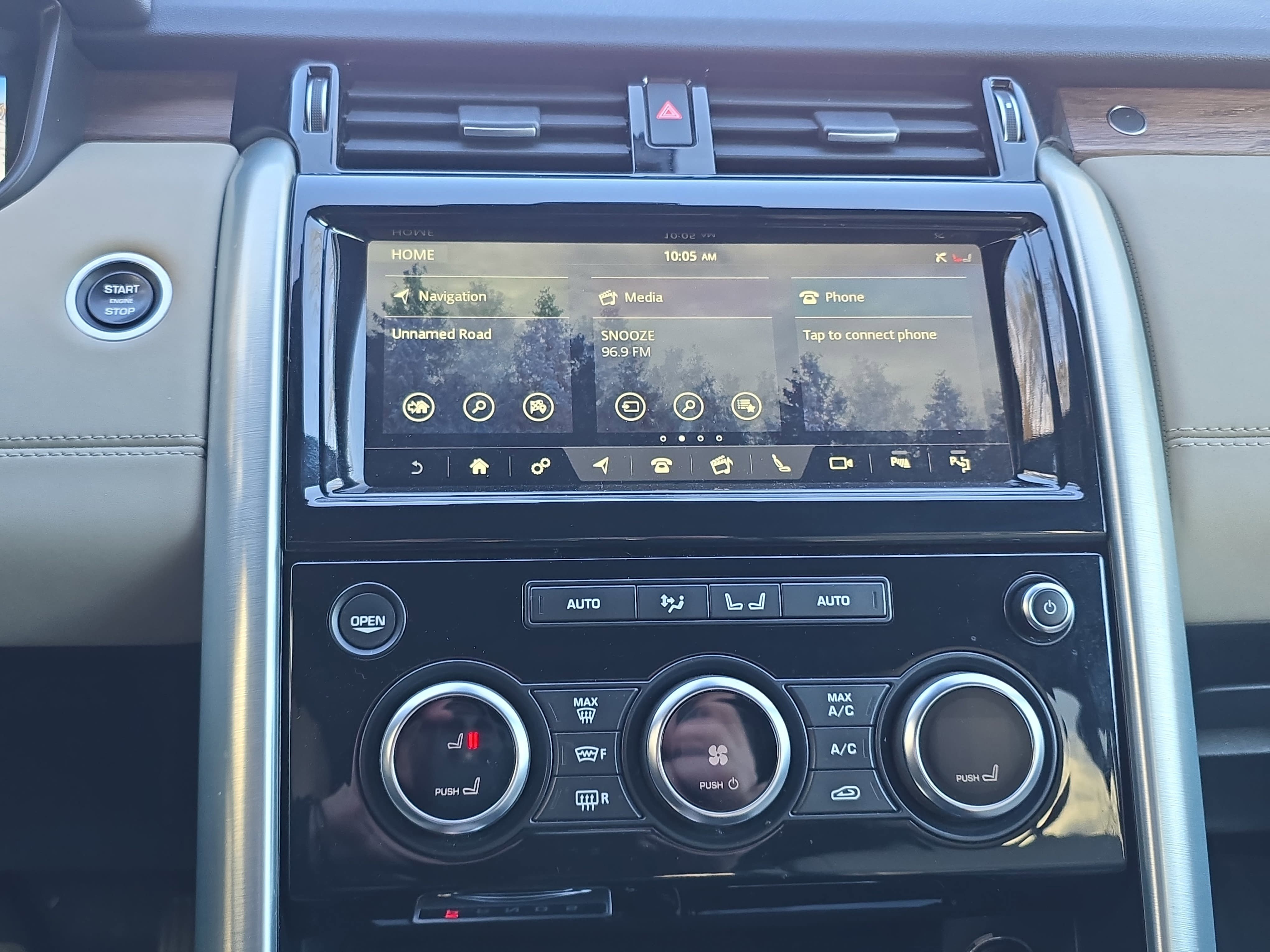 Used 2019 Land Rover Discovery HSE image 21