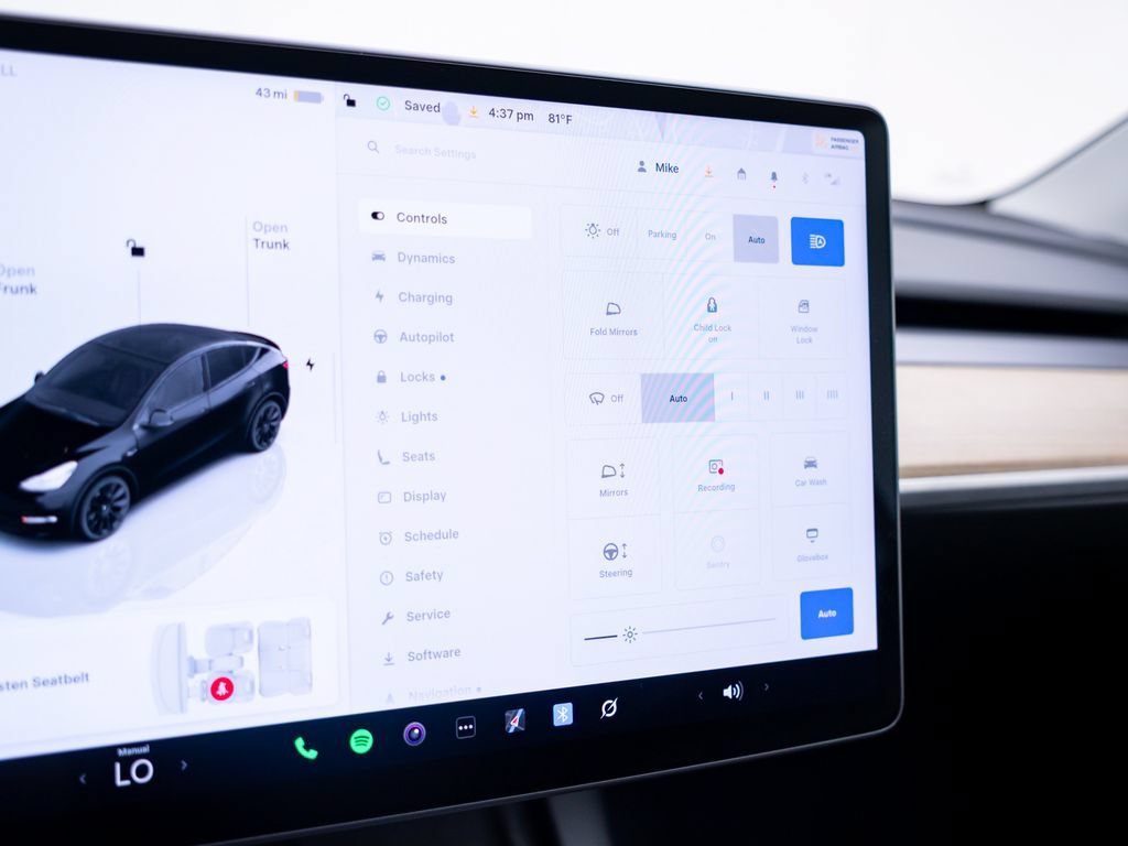Used 2023 Tesla Model Y Long Range AWD/4WD image 27