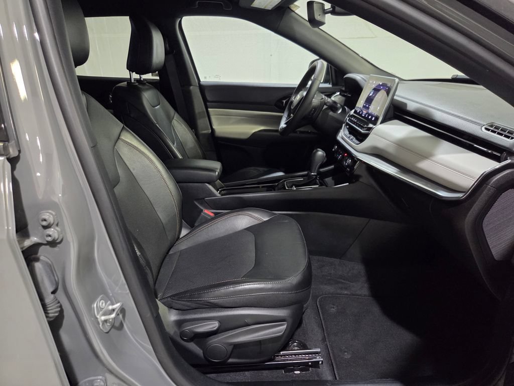 Certified 2023 Jeep Compass Limited AWD/4WD image 16