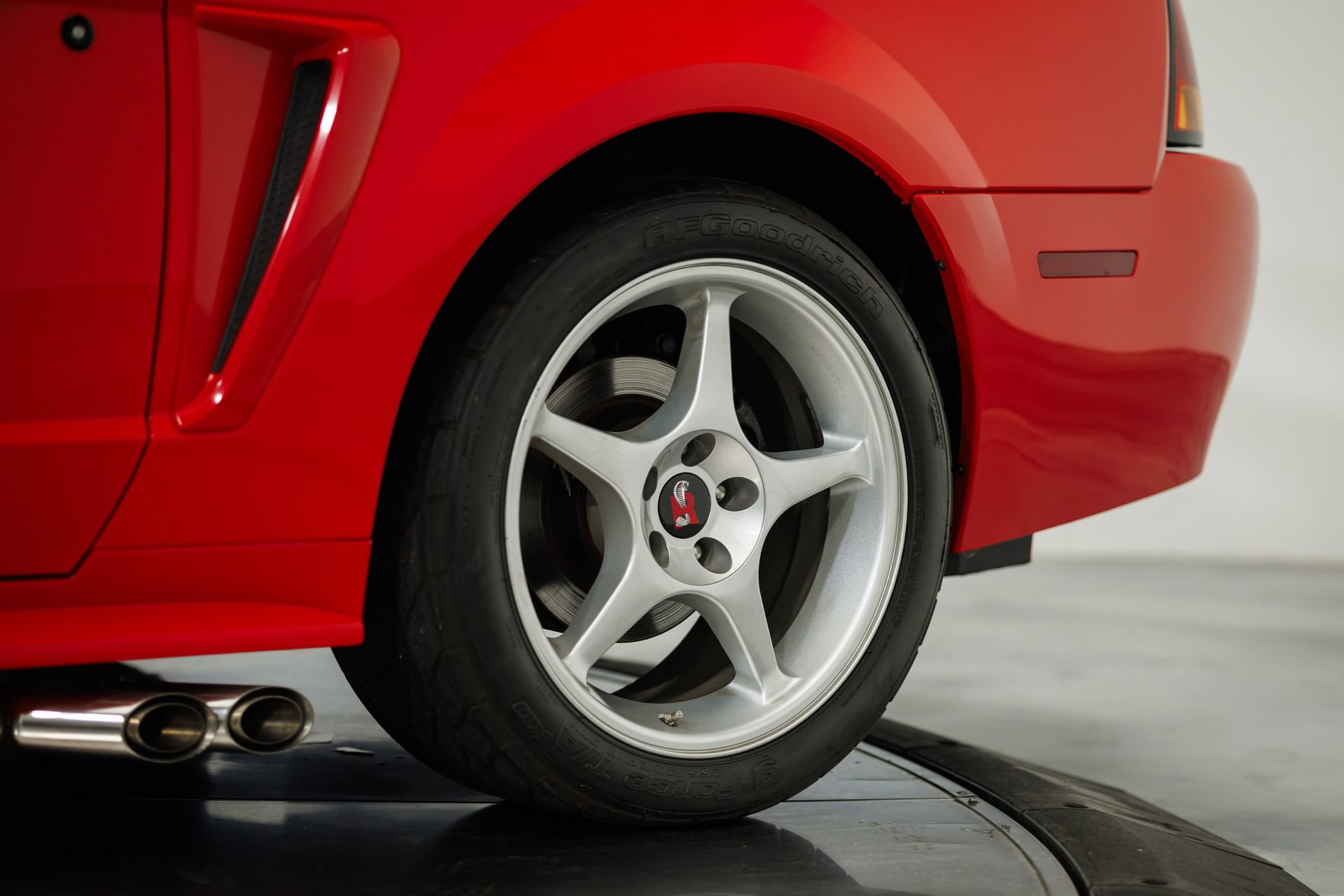 Used 2000 Ford Mustang Cobra RWD image 30