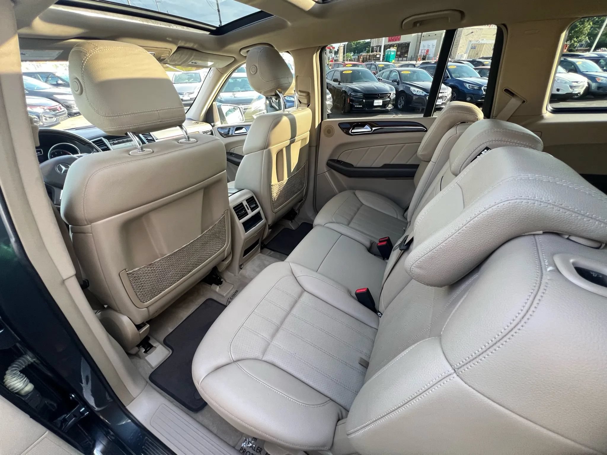 Used 2015 Mercedes-Benz GL 450 4MATIC image 28
