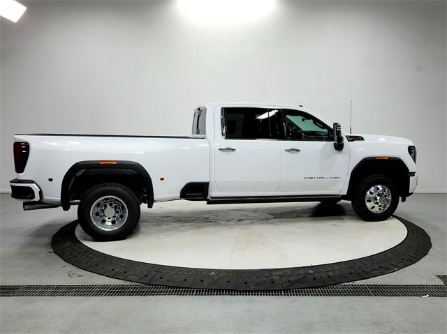 New 2026 GMC Sierra 3500 Denali w/ Denali Reserve Package image 8