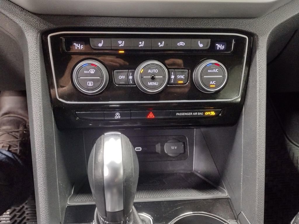 Certified 2022 Volkswagen Atlas Cross Sport SE image 31