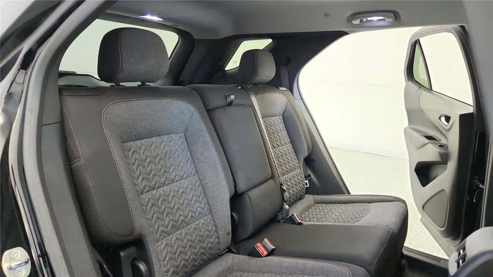 Used 2023 Chevrolet Equinox LT FWD image 37