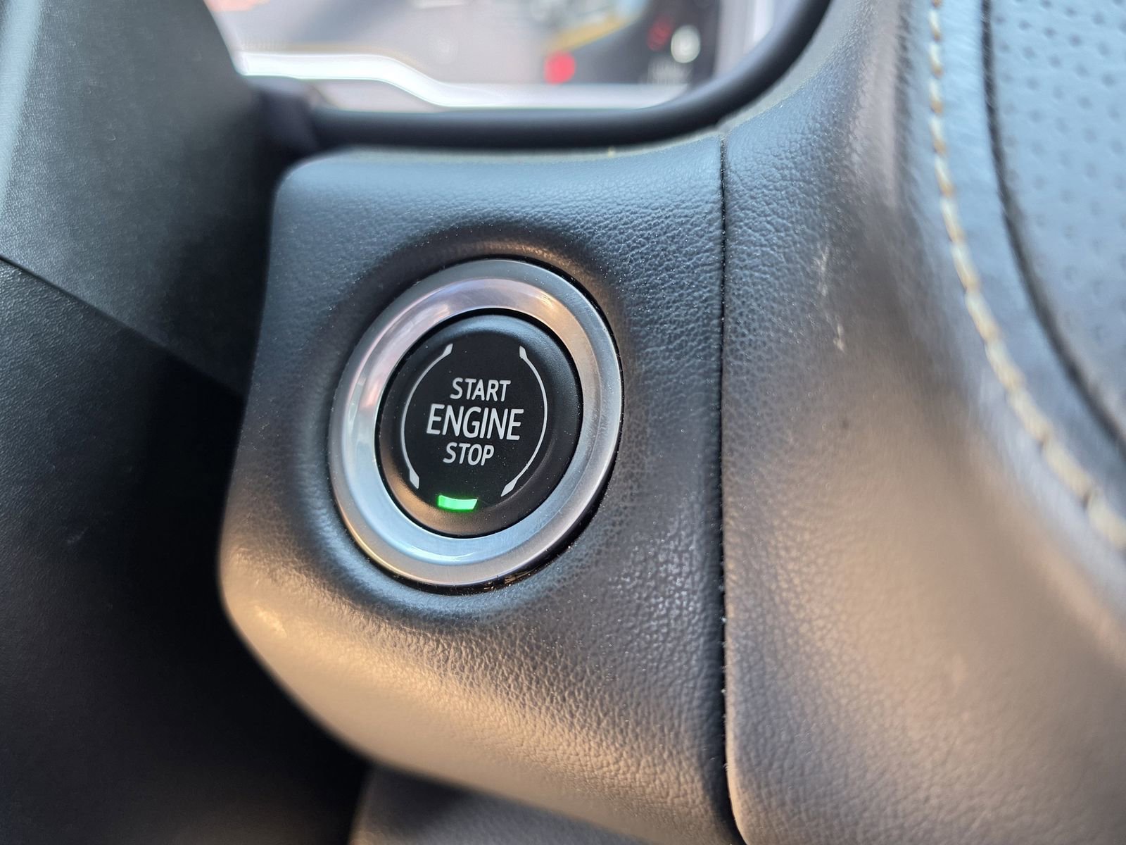Used 2023 GMC Yukon XL SLT image 21