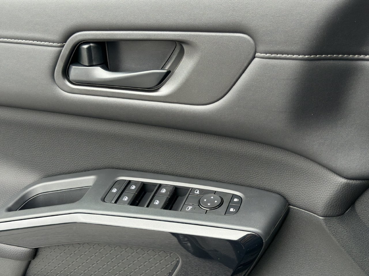 New 2026 Nissan Pathfinder SV FWD image 15