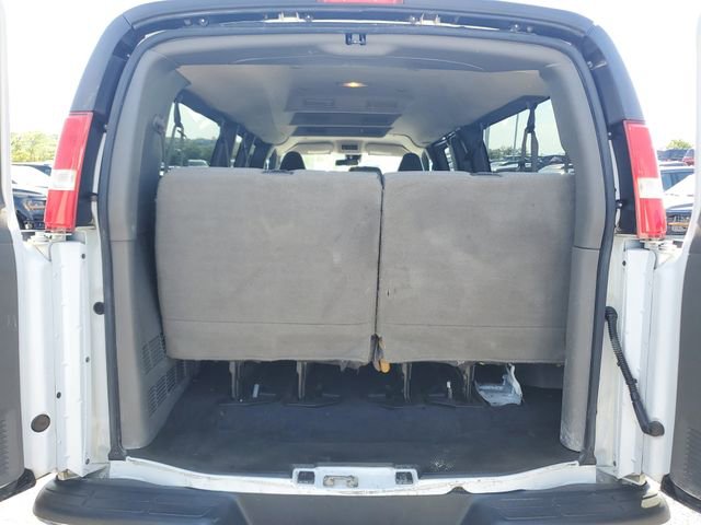 Used 2020 Chevrolet Express 3500 LT w/ LT Preferred Equipment Group RWD image 9