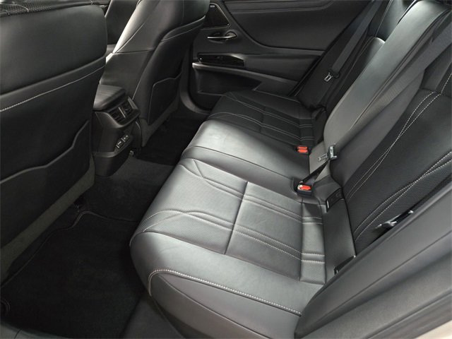 Certified 2022 Lexus ES 300h w/ Luxury Package image 16
