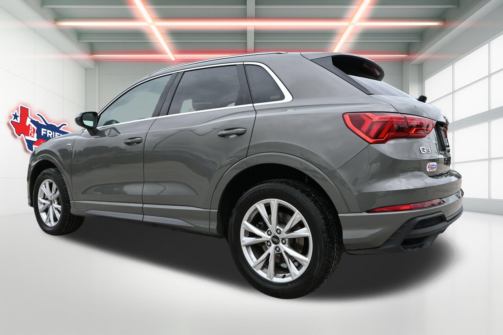 Used 2023 Audi Q3 2.0T Premium AWD/4WD image 2