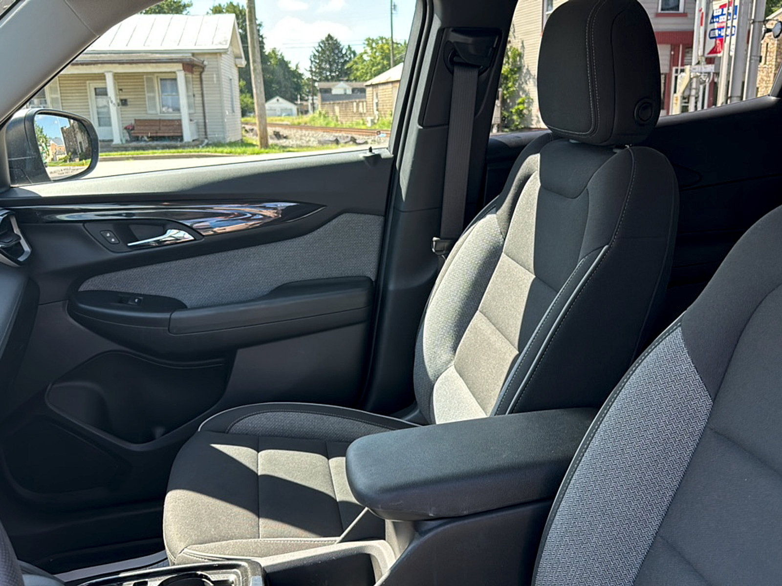 Used 2025 Chevrolet TrailBlazer LS w/ LS Convenience Package FWD image 6