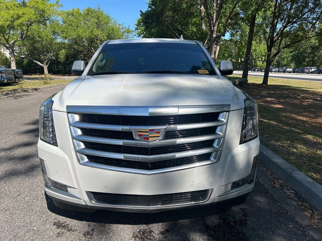 Used 2019 Cadillac Escalade Premium Luxury image 3
