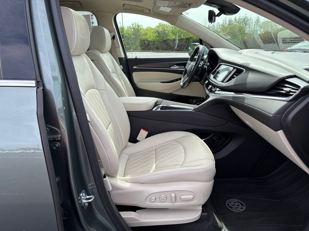 Used 2023 Buick Enclave Avenir w/ Trailering Package, 5000 lbs. FWD image 27